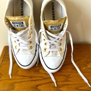 Converse shoes in good condition